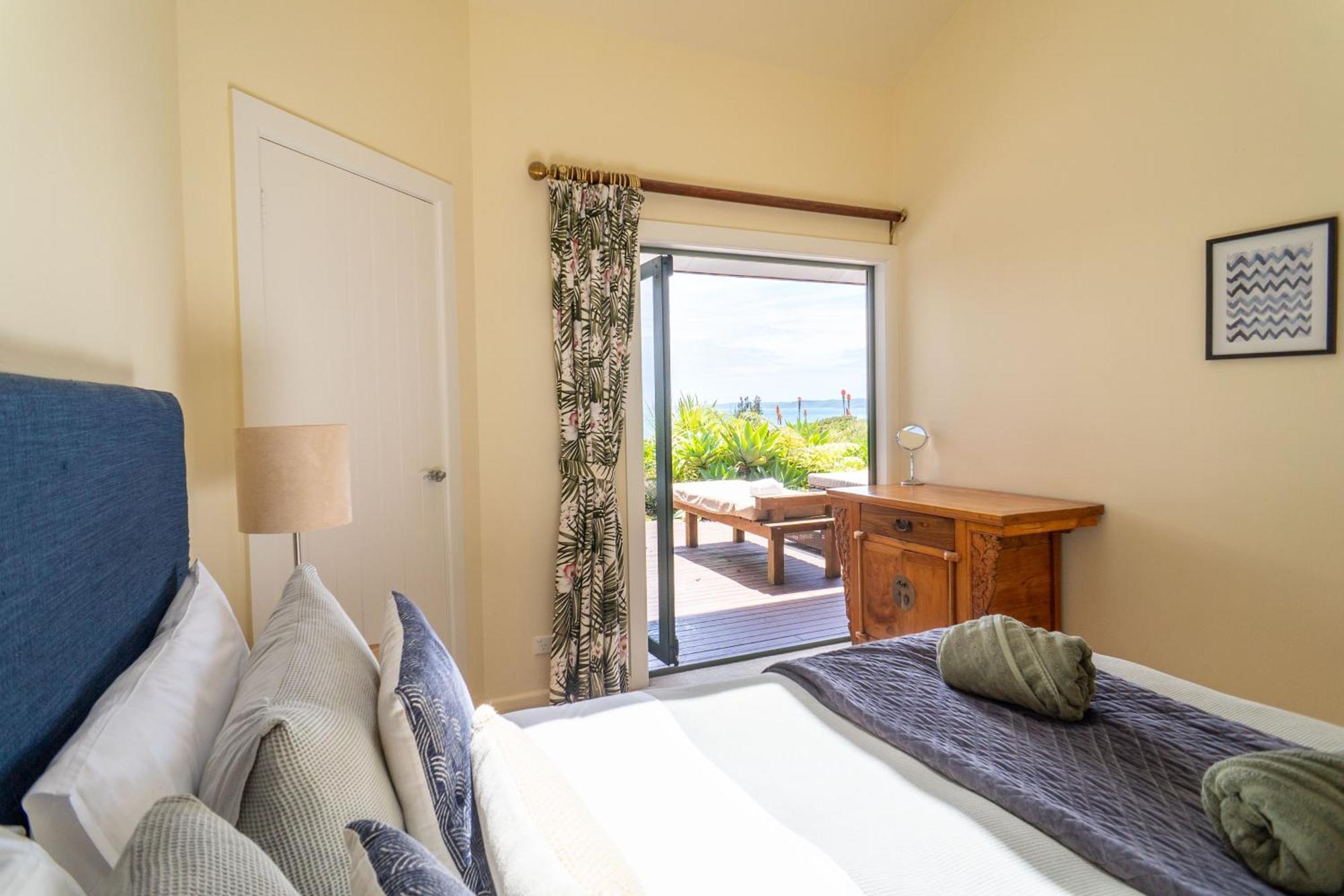 Koru Lodge Raglan Exterior photo